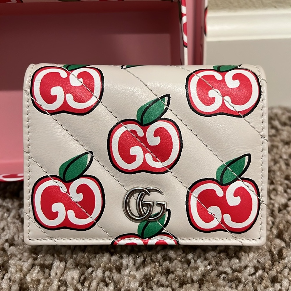 GUCCI Apple GG Marmont Card Case Wallet Ivory